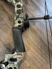Mission Craze Youth Compound Bow, Camouflage, 15-70 lb, 19-30″ DL, 28″