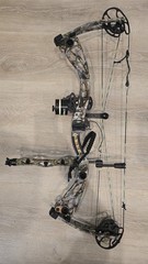 Martin Archery 2013 Alien Compound Bow Package QAD HHA Case Arrows Release
