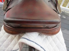 16.5» NARROW HENRI DE RIVEL ADVTG CC JUMP ENGLISH SADDLE w NEW LEATHERS & IRONS