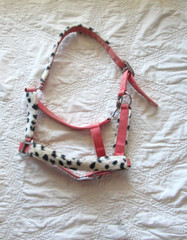 SET OF 2 FLEECE COW PRINT HALTERS, GREEN AVERAGE SIZE, PINK COB SIZE