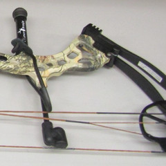 Bear Vast Compound Bow 20-30″ Draw Length 70lbs w/ sight, quiver + more