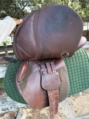 Bates Elevation 16.5” Saddle With CAIR and Easy Change Gullet System