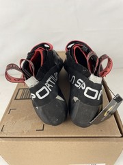 Excellent La Sportiva Theory Women’s Climbing Shoes, Hibiscus/Black, W40.5
