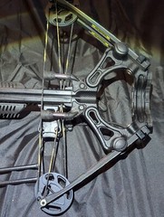Barnett Whitetail Hunter STR MO Camo Crossbow with 4×32 Scope 375 FPS