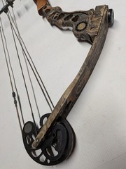 Mathews SoloCam Archery Q2XL Realtree Camo Compound Bow! RH 28.5″ 60-70lb.