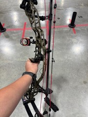Used right hand Hoyt AX-2 29 60-70lbs Bottomland custom bow LOADED