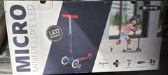 Micro Mini Deluxe LED Wheels Scooter Swiss-Designed, Navy Blue Ages 2-5 NEW