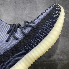 Yeezy Boost 350 V2 ‘Carbon’ (2020) FZ5000