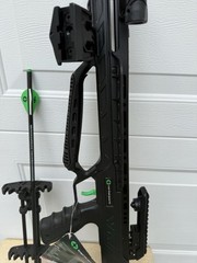 CenterPoint AXCD190FCK Dagger 390 Compound Crossbow Body Only W/ Accessories