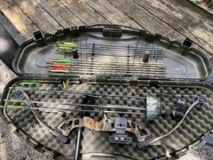 1999 Jennings Buckmaster Limited Edition Compound Bow with Plano Hard Case