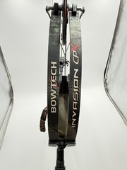 Bowtech Invasion CPX-RTH package 70# 26-30″. Balanced and tuned, Near Perfect!