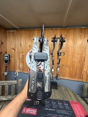 Prime RVX+ 32 Bow. Right Hand, 60-70#. Mossy Oak Bottomland Camo. Brand New.