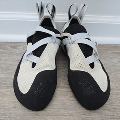 Excellent Evolv Defy LV Women’s Climbing Shoes, Gray/White. W43