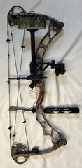 Used Elite Energy 32 70# RH Compound Bow 29” With Accessories