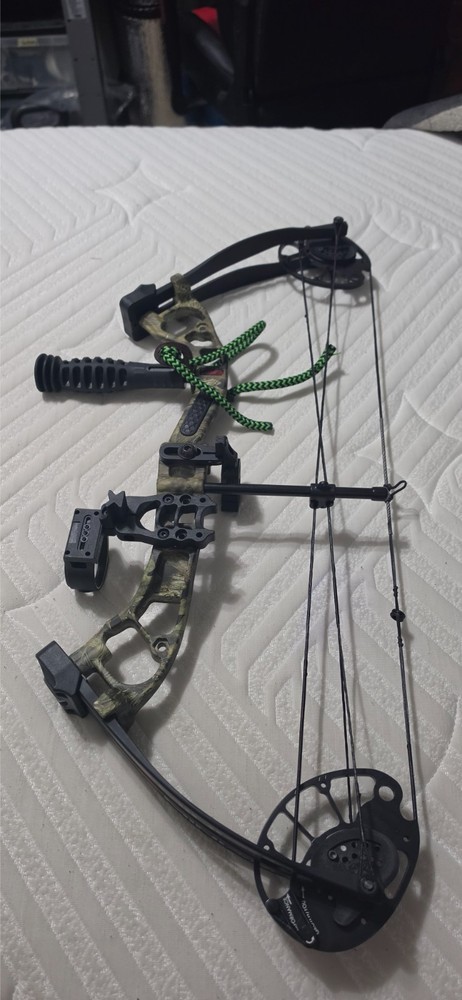 PSE Mini Burner Compound Bow With Release, Arrows