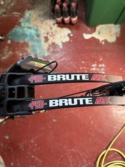 PSE BRUTE ATK 70# Rigt Hand Black. Hunter package.