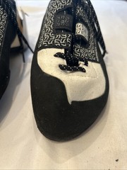 La Sportiva Katana Lace Women’s Climbing Shoes, Size US 4, EUR 34.5, White/Black