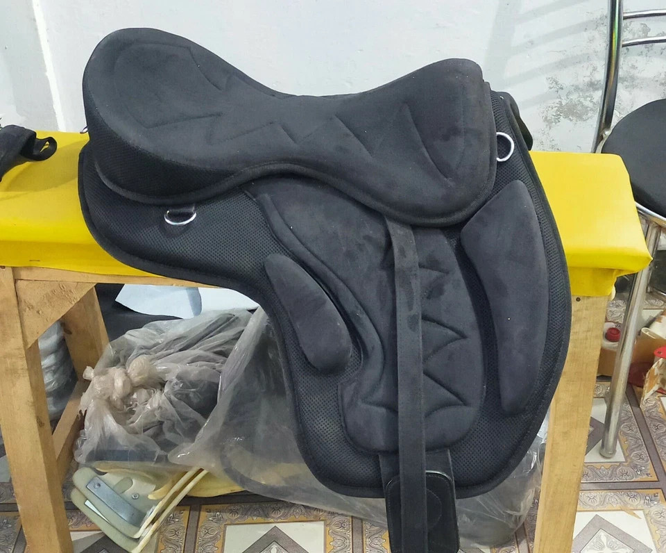Premium Zigzag Design Treeless Synthetic Freemax Saddle in 2 Colors and 9 Sizes