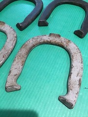 Set of 4 VTG DIAMOND DULUTH DOUBLE RINGER FORGED HORSESHOES 2-1/2 LB A & B (B)