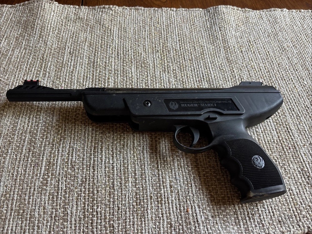 Ruger Mark 1 .177 caliber break barrel pellet air pistol