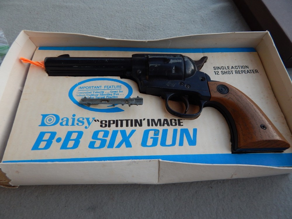 Vintage Daisy «Spittin’ Image» Single Action 12 Shot Repeater BB Six Gun Parts