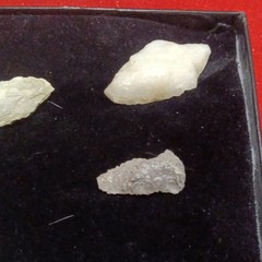 Stone Arrowhead Points Lot w/ Display Case, Multicolor – Hunting Archery
