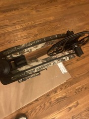 Mathews Lift 29.5 LH Earth Riser Camo Limbs 65# 30 IN Draw