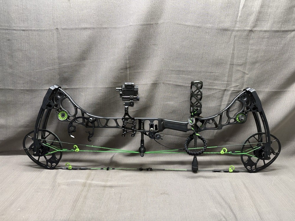 Mathews Halon 32 RH 70lb Compound Bow – (USED)