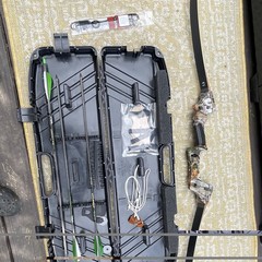 Martin Archery recurve Bow Black/Camo 30lb 28in w/ Hard Case & Arrows