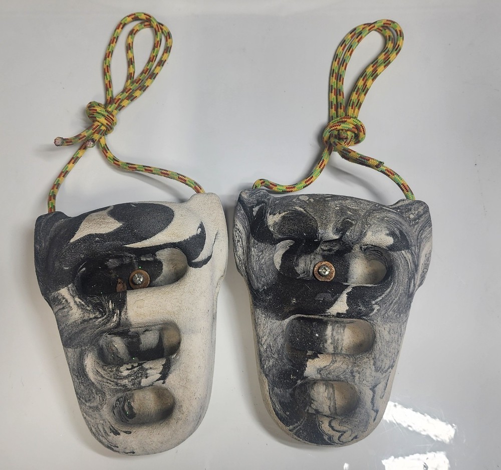 Metolius Rock Rings 3D Black And White Swirl Training Holds Set