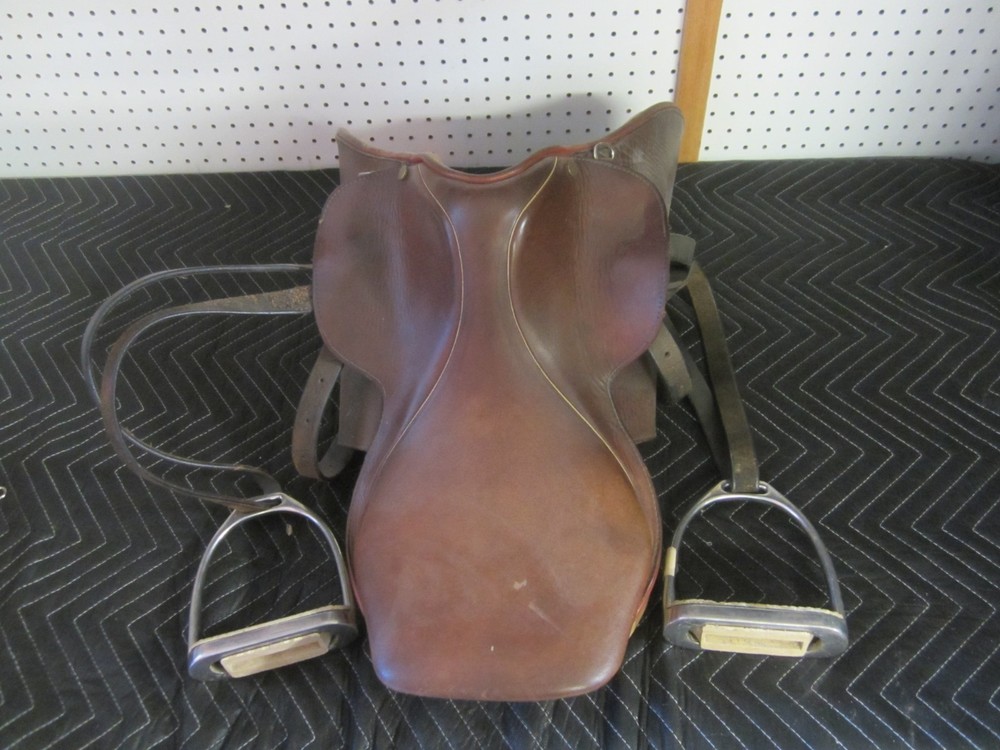 Used /vintage ? saddle unknown. Read description for details.
