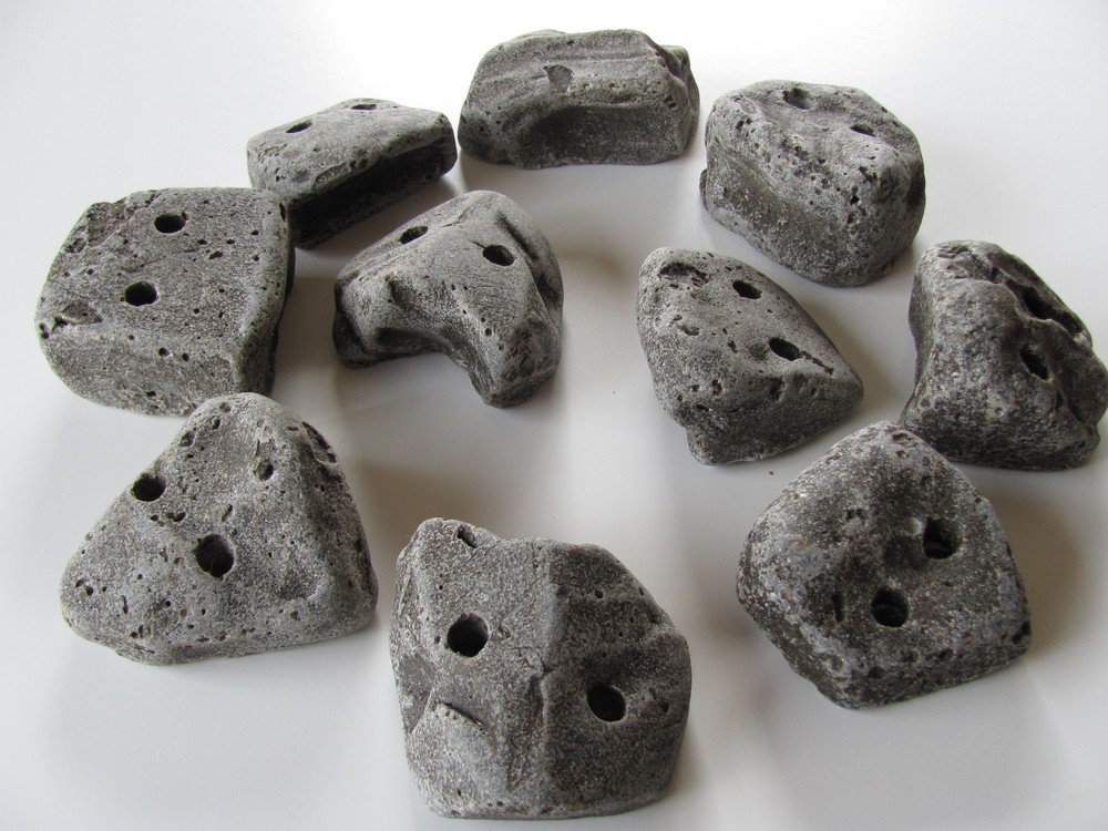 40 LARGE SCREW ON ROCK CLIMBING HOLDS.