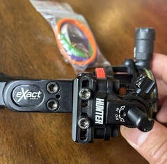 B3 Exact Hunter 4-Pin Archery Sight right handed