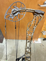 Mathews Lift 29.5 Compound Bow LH 28.5″ 70lb MO Bottomland w/access 4716192