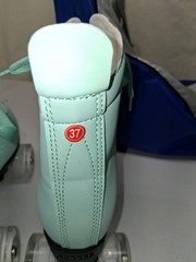 NEW Xudrez Roller Skates Mint Green Womens 37 (US 7) LED Light Up Wheels + Bag