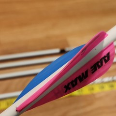 Easton 6.5MM Carbon Target Complete Arrows 300 Spine 30in White Vanes