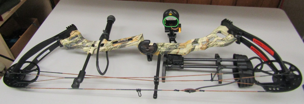 Bear Vast Compound Bow 20-30″ Draw Length 70lbs w/ sight, quiver + more