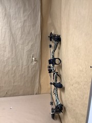 PSE Archery Brute LT RH Draw DL: 29” DW: 60# Compound Bow In Case – Camo/Black