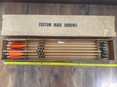 8 Unknown Vintage Arrows With SHARP Broad Heads Archery Traditional Hunting