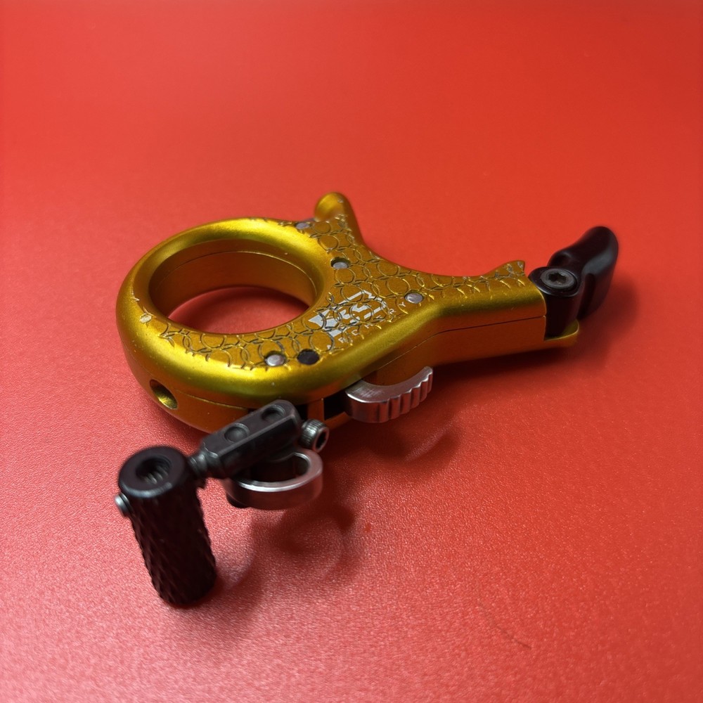 B3 Archery Omega With 3 Finger Attachment