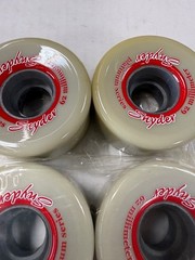 NOS Snyder Platinum roller skate 62mm wheels set of 8 Red print XFirm