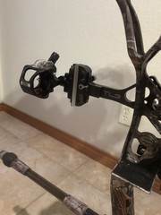 Elite Option 6 RH 65 lb 31in Camo Compound Bow w/ Quiver Stabilizer