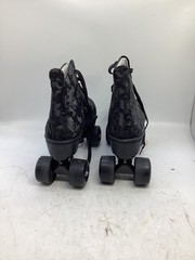 Xudrez Black and White Camo Quad Indoor Roller Skates Size 40 Euro (GO1068341)