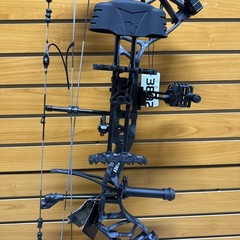 Item 3892 – Bear Archery Compound Bow – Legit Maxx RTH – RH – #70 – Shadow