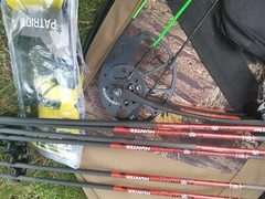 NEW LEFT-HANDED BEAR Archery Vast Compound bow complete set up