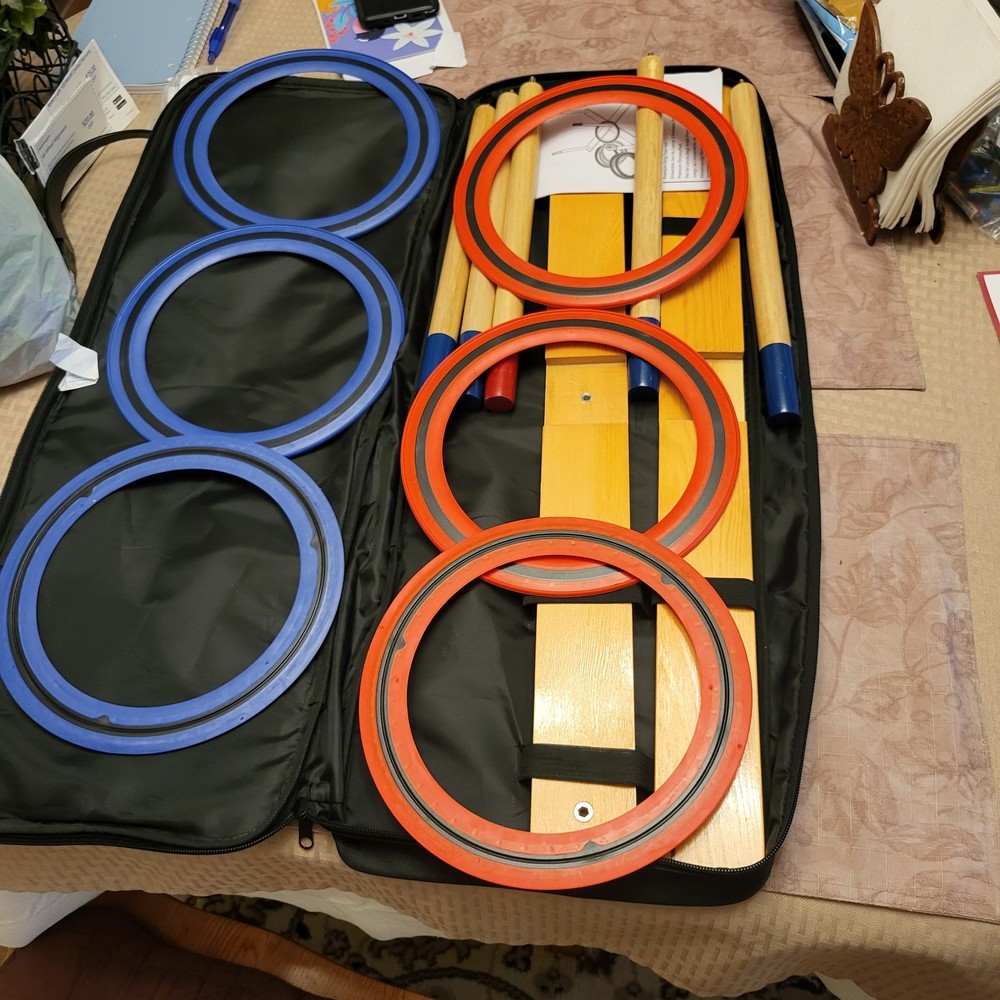 AMAZON BASICS INDOOR / OUTDOOR RING TOSS GAME. G1