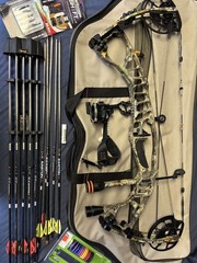 Used Custom, Loaded Hoyt VTM 31 Bow Package- 60/70 lb – Real tree camo