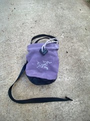 Arc’teryx Lightweight Chalk Bag Lavender