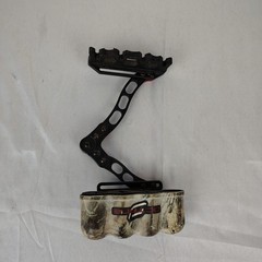 Octane Quiver Adjustable Realtree Camo 4 Arrow Compound Bow C2