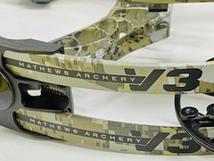 Mathews V3 RH Compound Bow w/ Garmin Xero A1 Bow Sight (UD6036799)